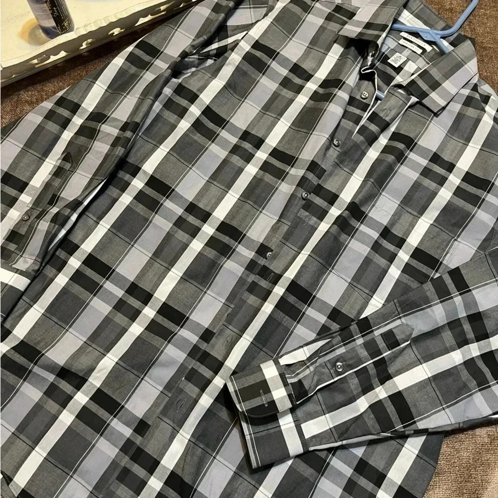 Van Heusen Checkered Pattern Gray- Toned Button Down Shirt - Size 16; 32/33